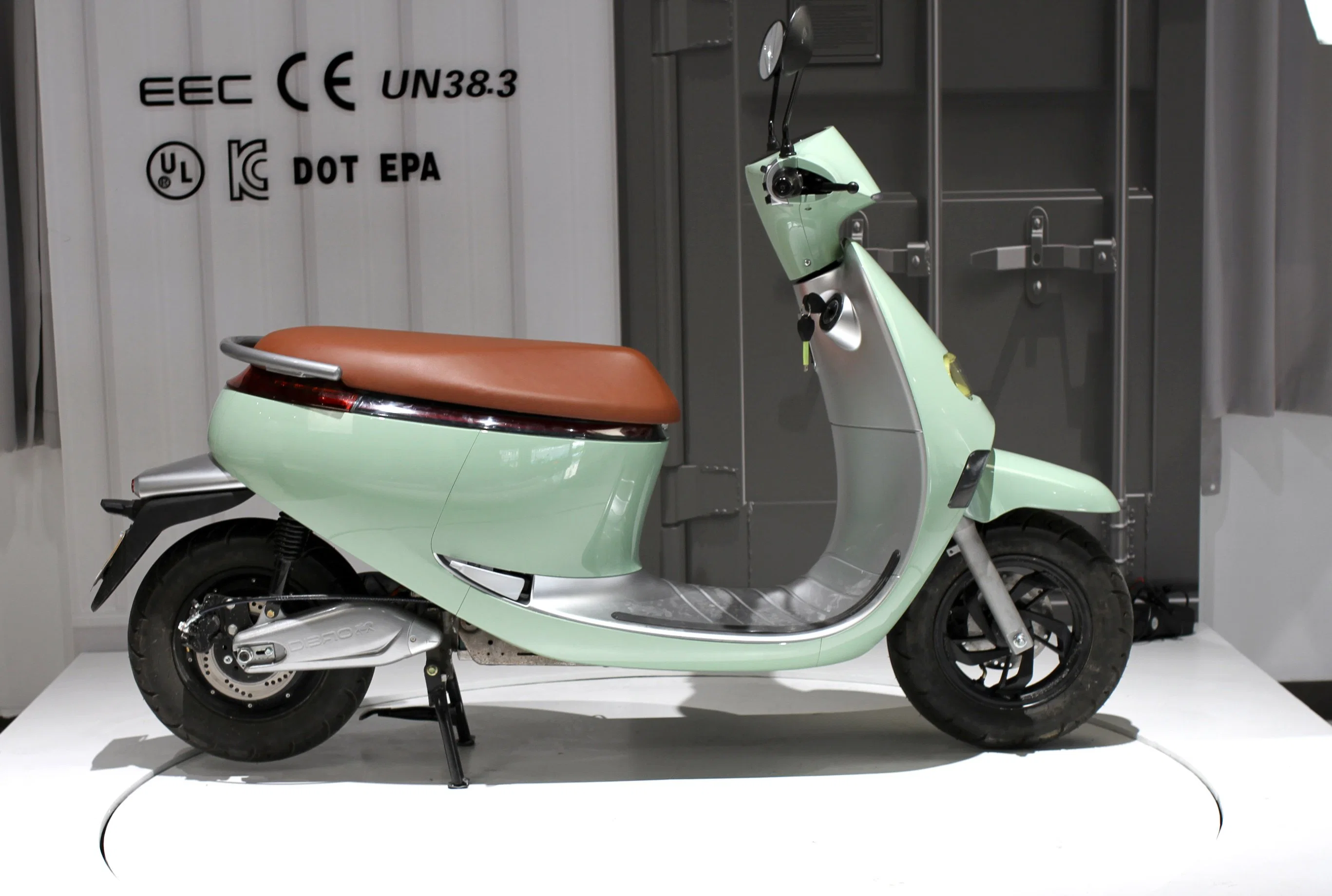 Side Motor Electric Scooter Electric Motorcycle