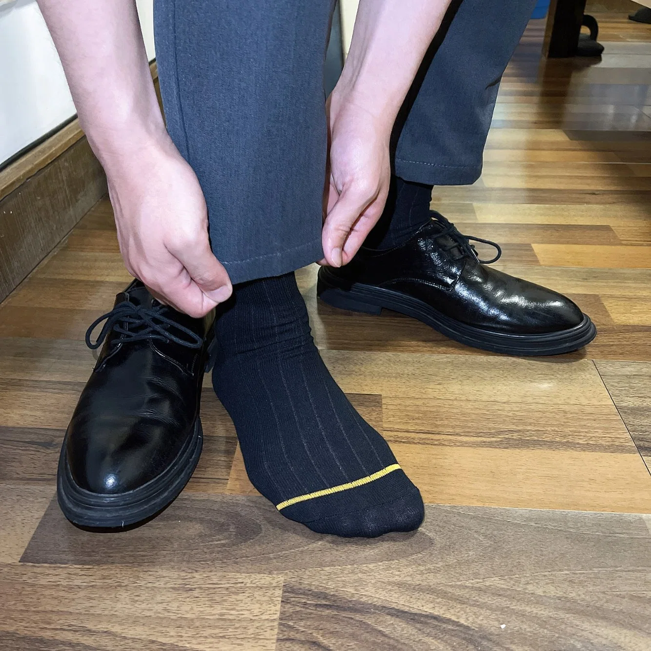 Clever-Men Mode Gold Toe Line Men's Formal Wear MID-Length Tube European and American Cotton Business Man Work Socks