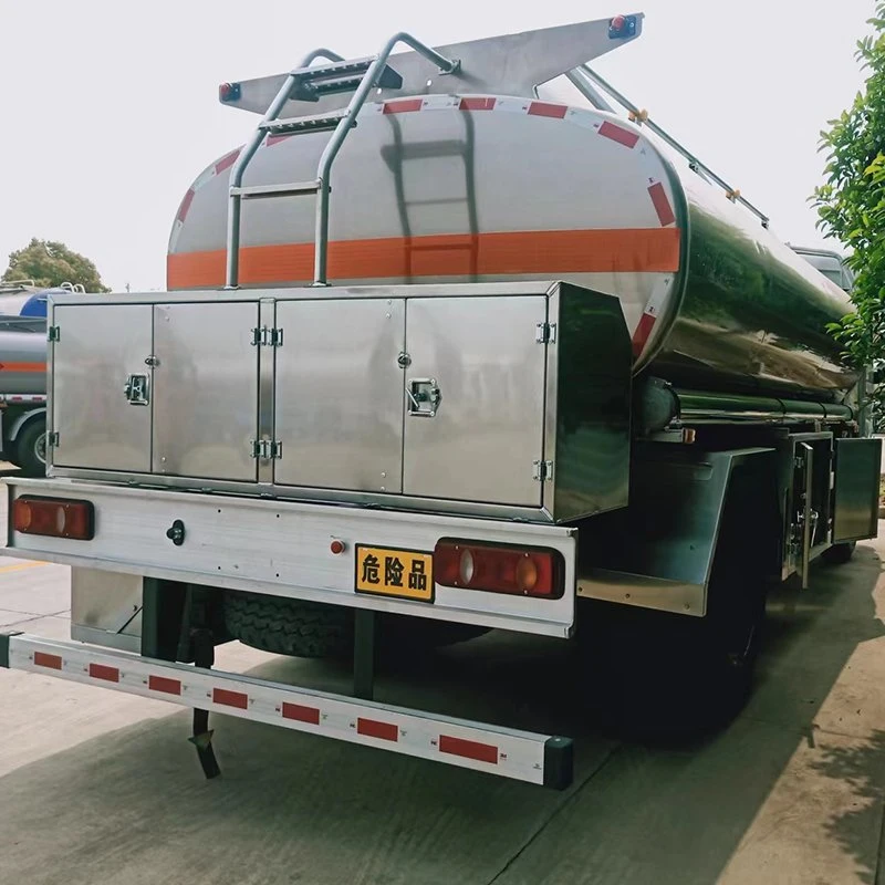 Dongfeng 4*2 Oil Tank Truck Diesel Fuel Tank Truck 8m3 Oil Truck for Sale