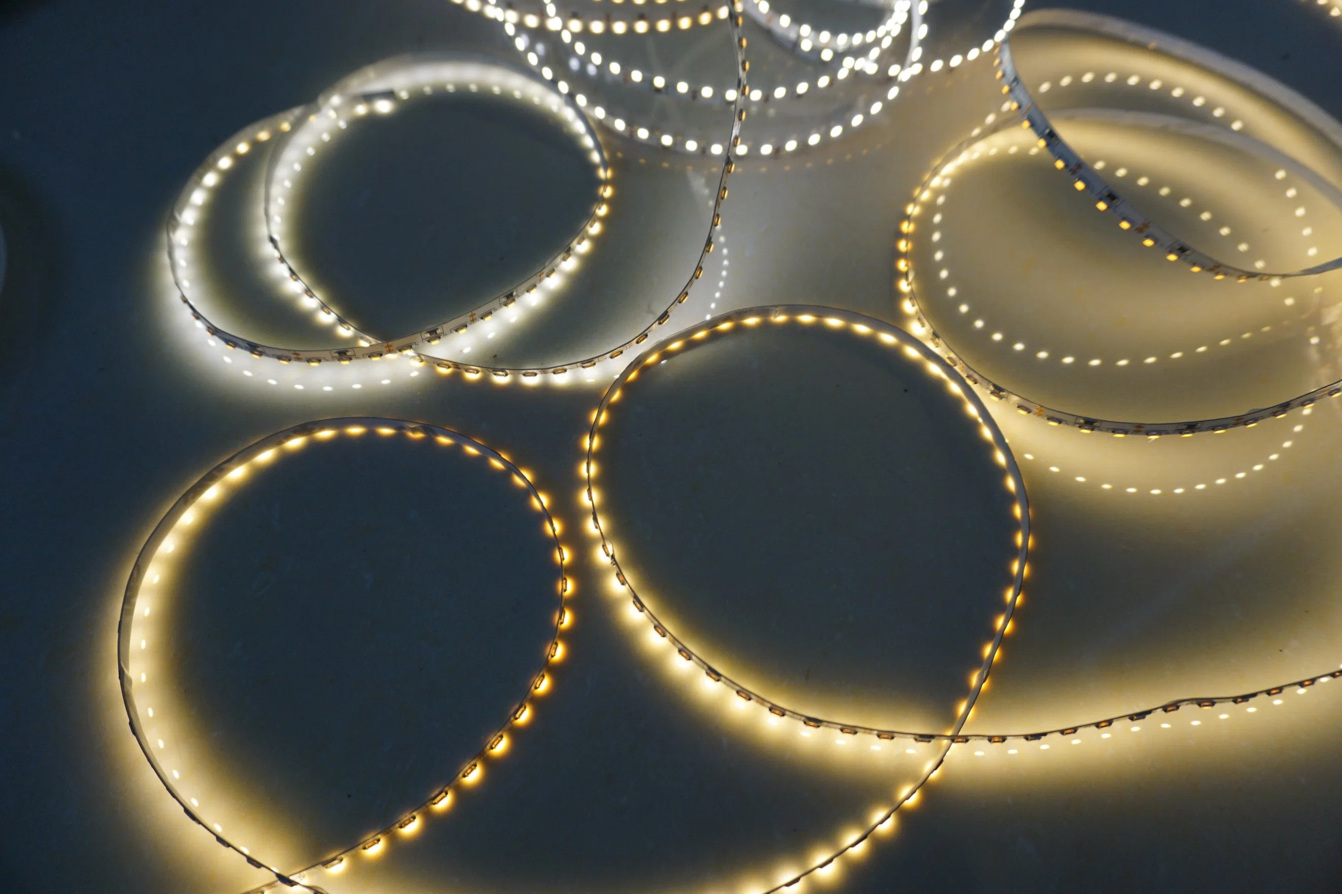 Dimmable 8mm PCB DC 12/24V LED Indoor Decoration LED Strip Light