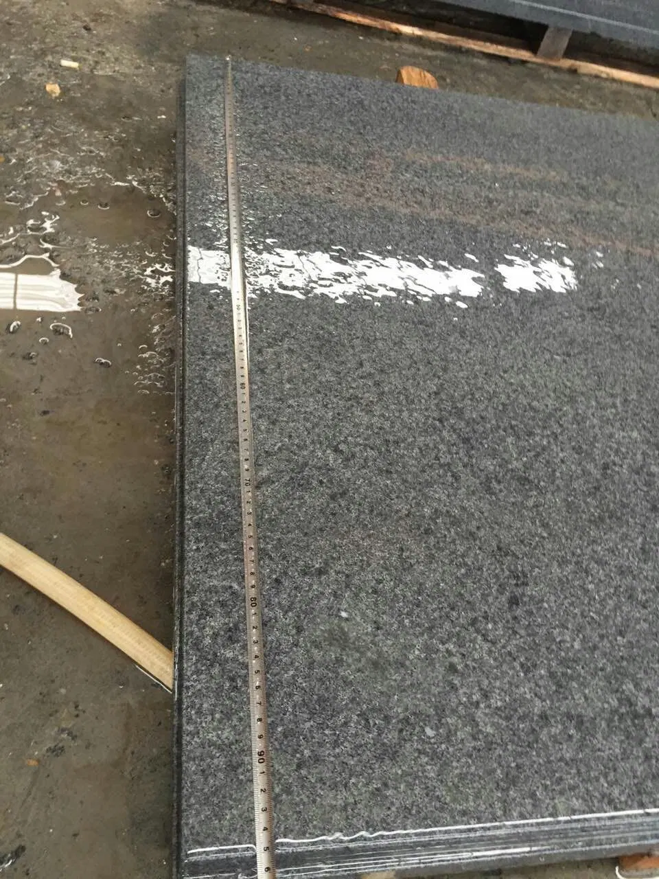 Carreaux de pavage de granit pour l'extérieur des bâtiments flammé/Bh / brossé