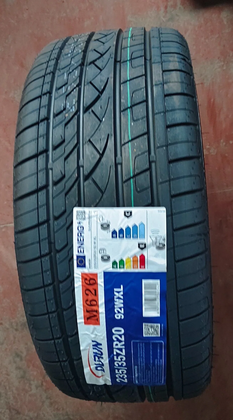 Neumáticos de coche de pasajeros UHP neumáticos PCR con precio barato Durun Marca M626 R828 255/45zr20 255/45r20 265/45zr20 265/50r20 275/25zr20 275/30zr20 275/40r20 Para la venta