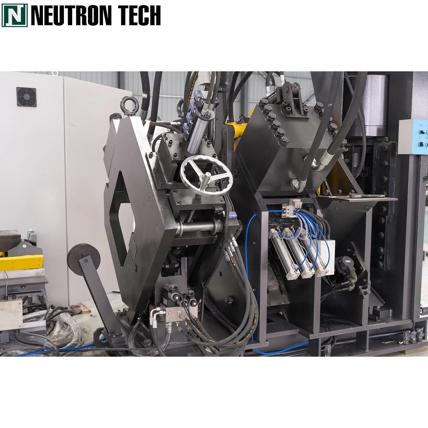 CNC Punching Machine Sheet Metal Perforating Machine Turret Punch Press Tools