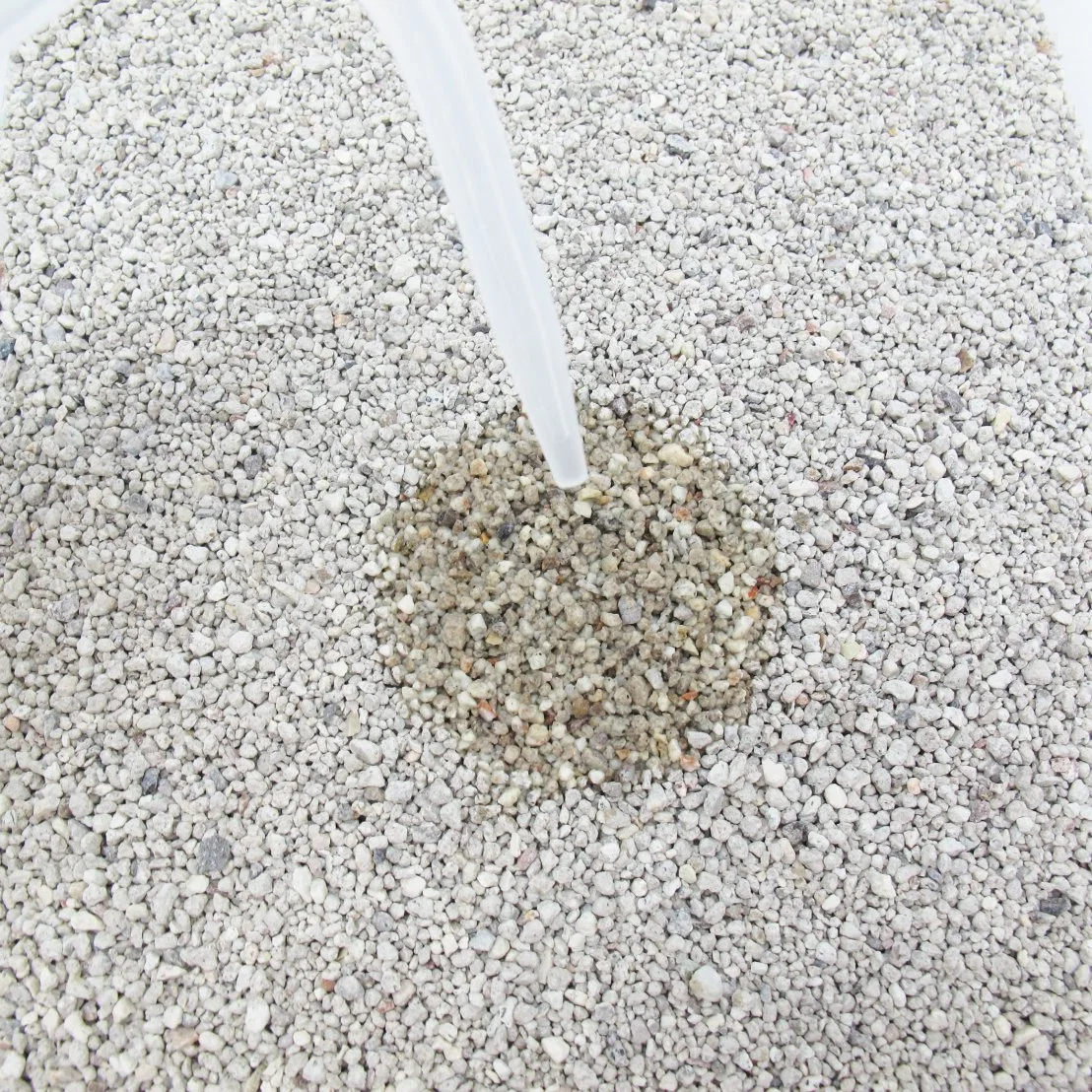 Longer Lasting Eco-Friendly Dustless 0.9-2.5mm Natural Sodium-Based Ore Crushed Various Flavors Activated Carbon Bentonite Broken Sands Clay