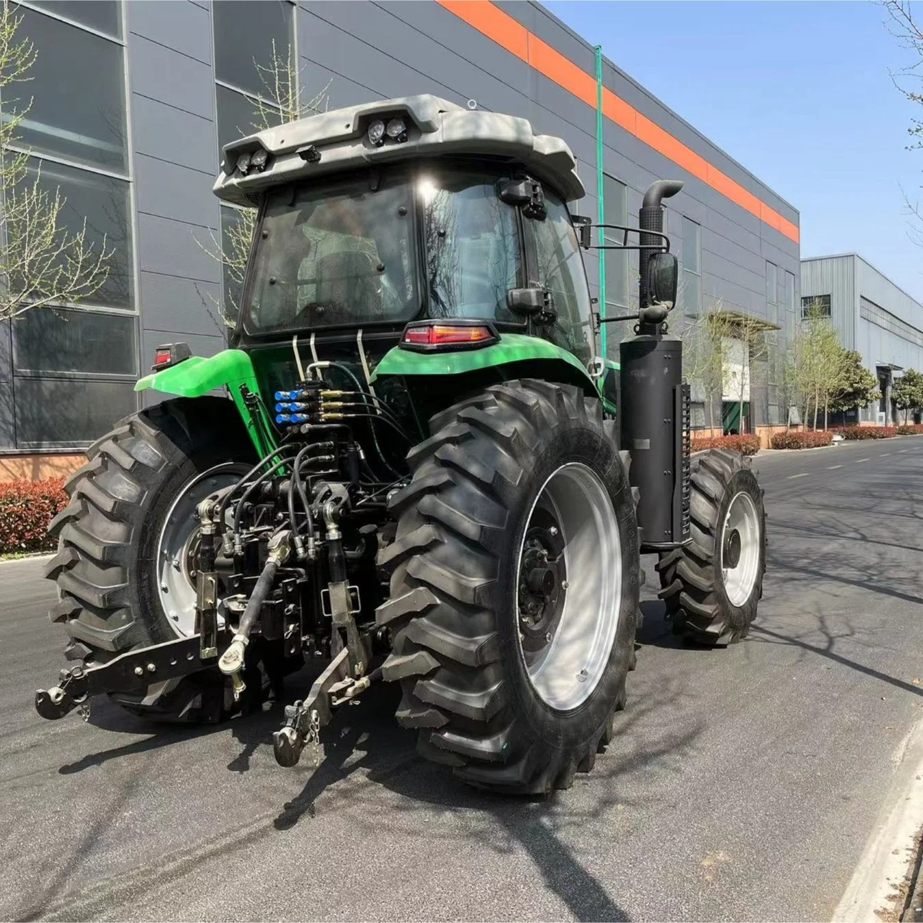 200HP Diesel Engine Tractors Agricultural Tractors for Farm Agricultural Working