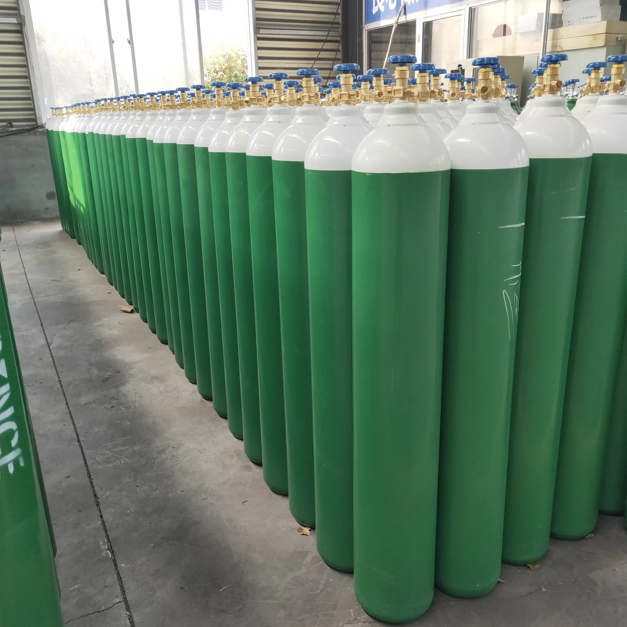 Medizinische Sauerstoffgas 99,6% 50L 200bar Sauerstoffgaszylinder China Hersteller