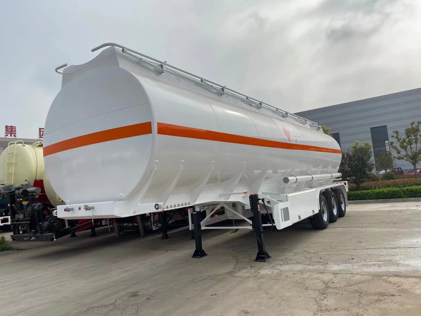 38000L - 48000L Diesel/ Fuel /Oil Tanker Tank Trailer /Fuel Tanker Truck Semi Trailer