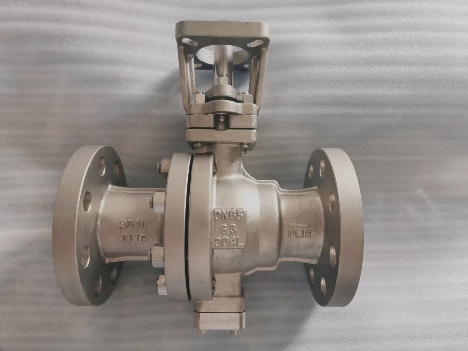 ANSI/DIN Flanged Stainless Steel 2PC Floating Ball Valve, Forged/Ss/Wcb Material