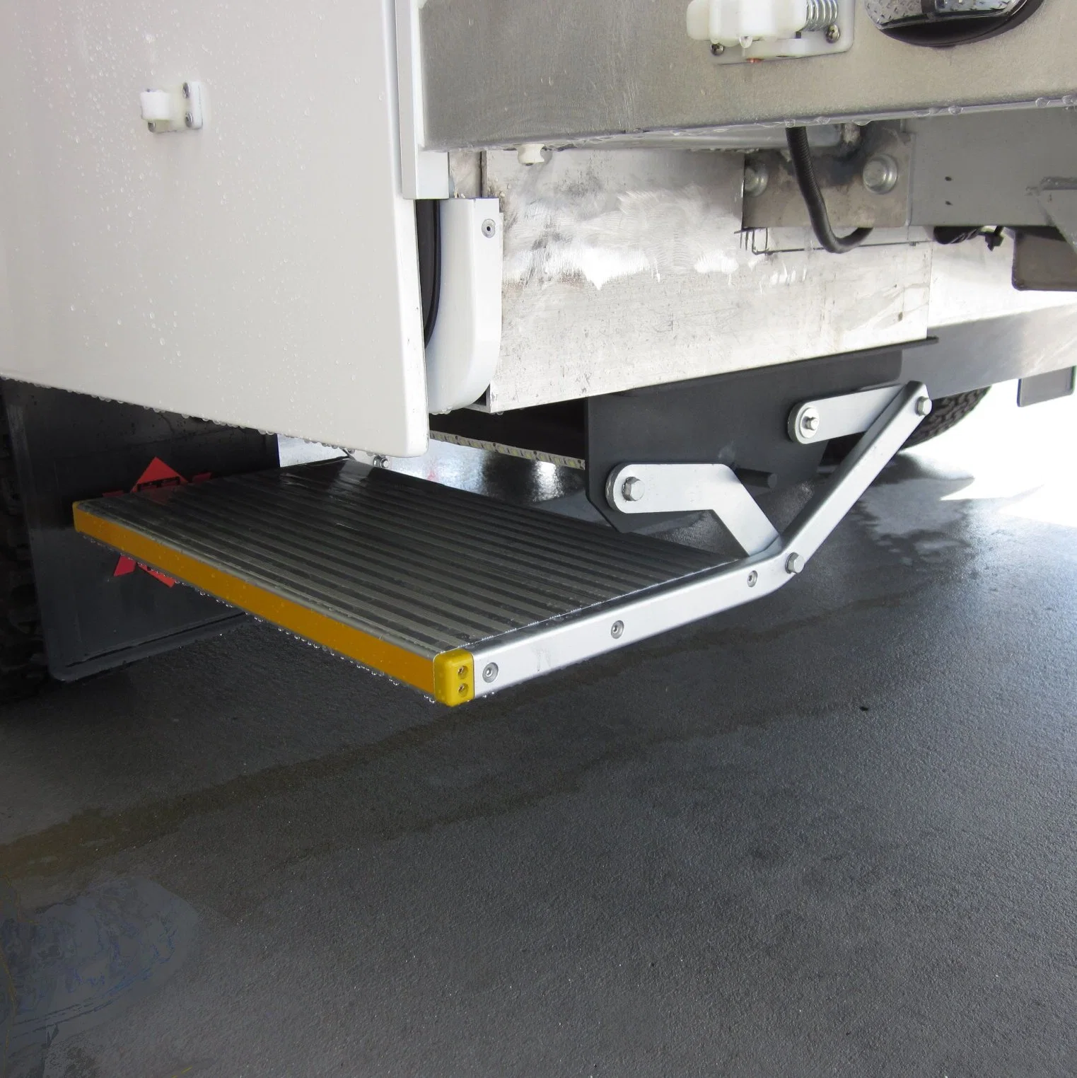 Ce Certified Electric Folding Stairs for Car and Caravan Ce Certificate