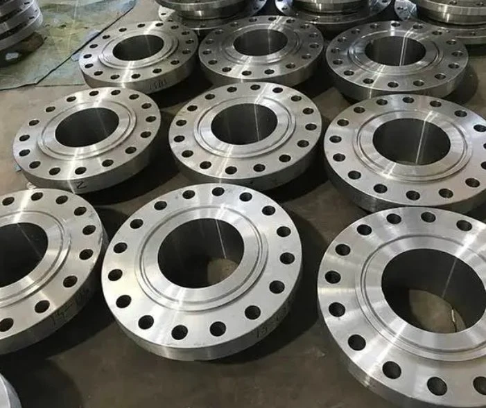 Stainless Steel ASME A105/ANSI B16.5 Casting/Forged Flat Face Welding Neck Flange