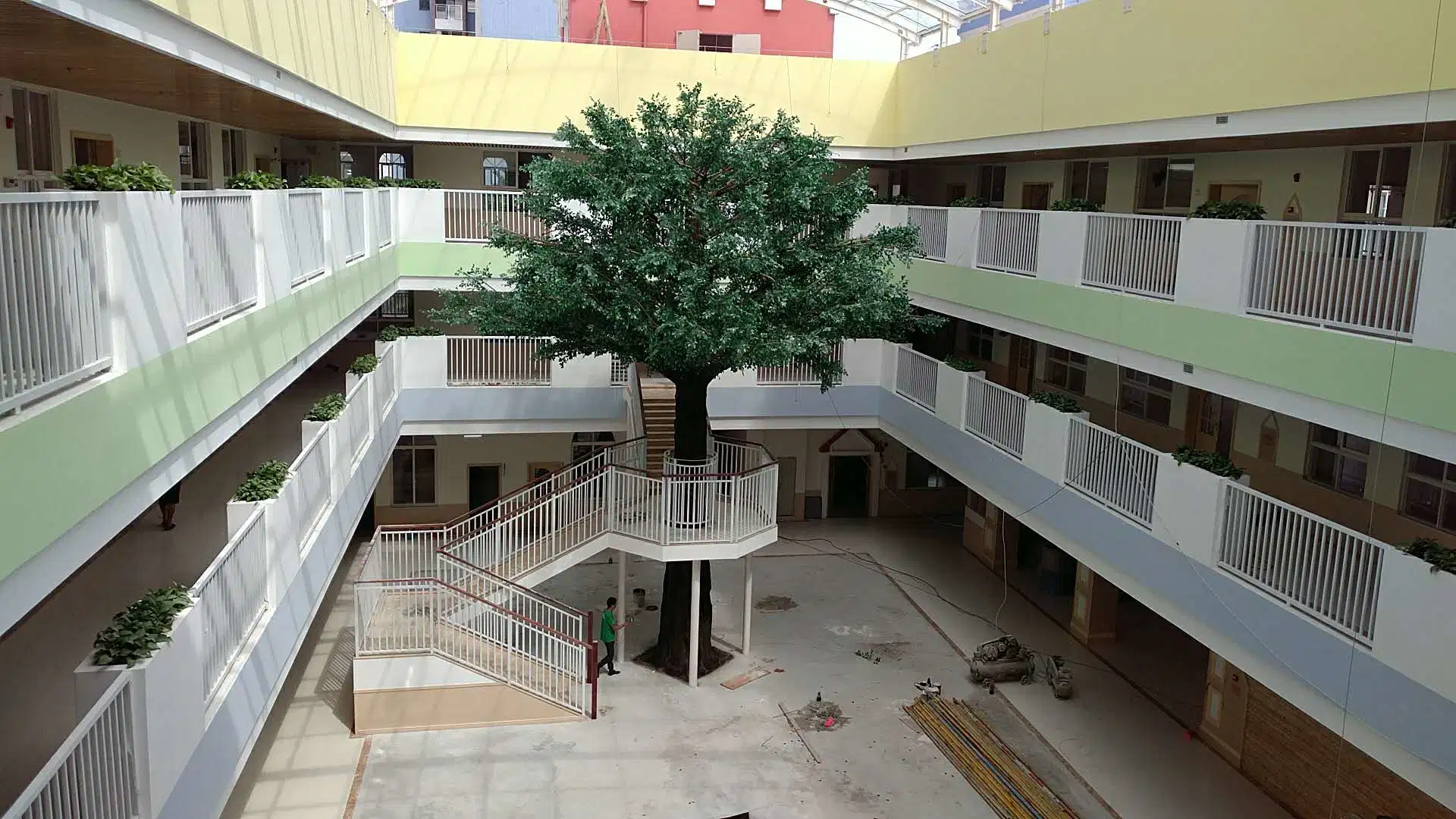 Un Gran Árbol Ficus de Banyan artificial fabricado en China