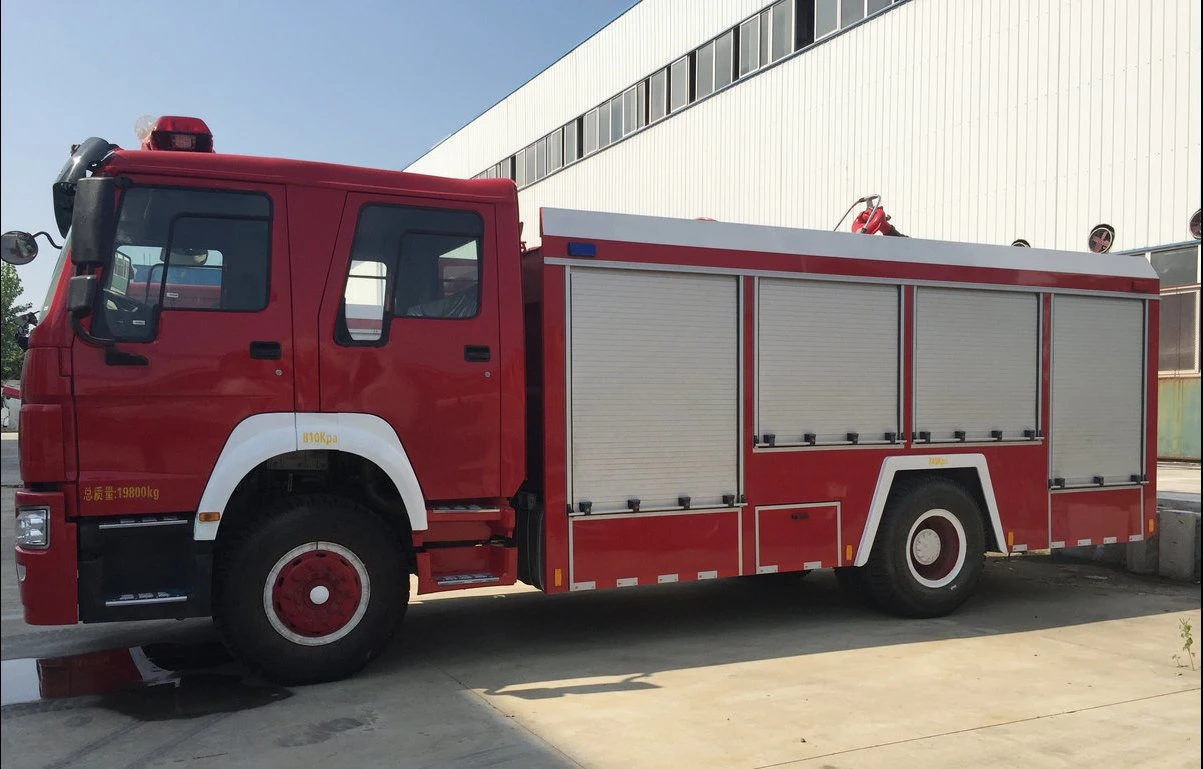 HOWO 280/320 HP Rescue Water Foam Fire Engine 4X2 Fire Fighting Truck