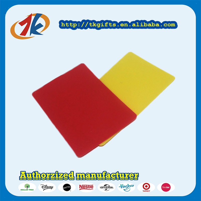 Árbitro Sports silbato de plástico rojo y amarillo juguete tarjeta