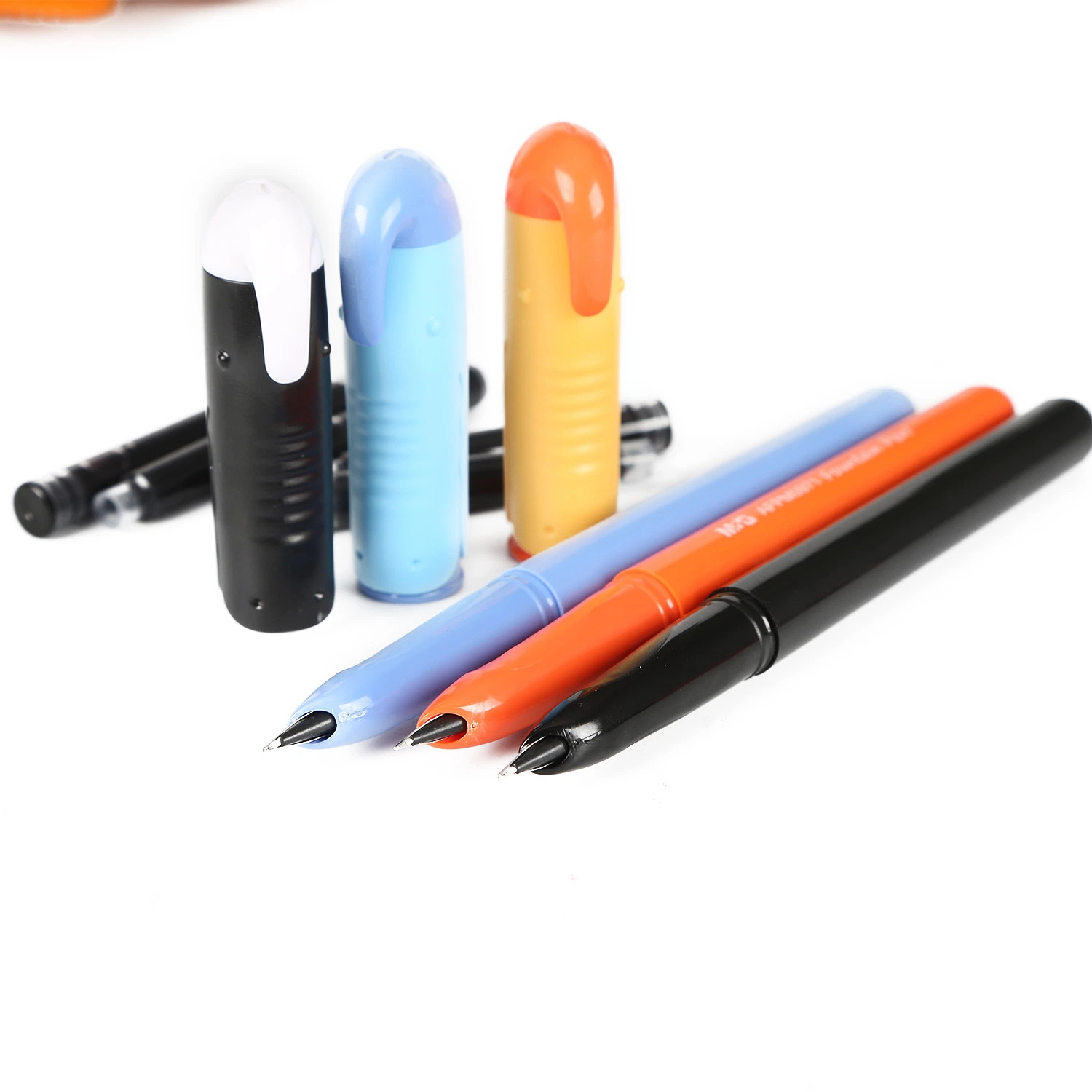 cadeau de promotion de la qualité de la fontaine en plastique coloré en forme de Mignon stylo avec l'encre rechargeables