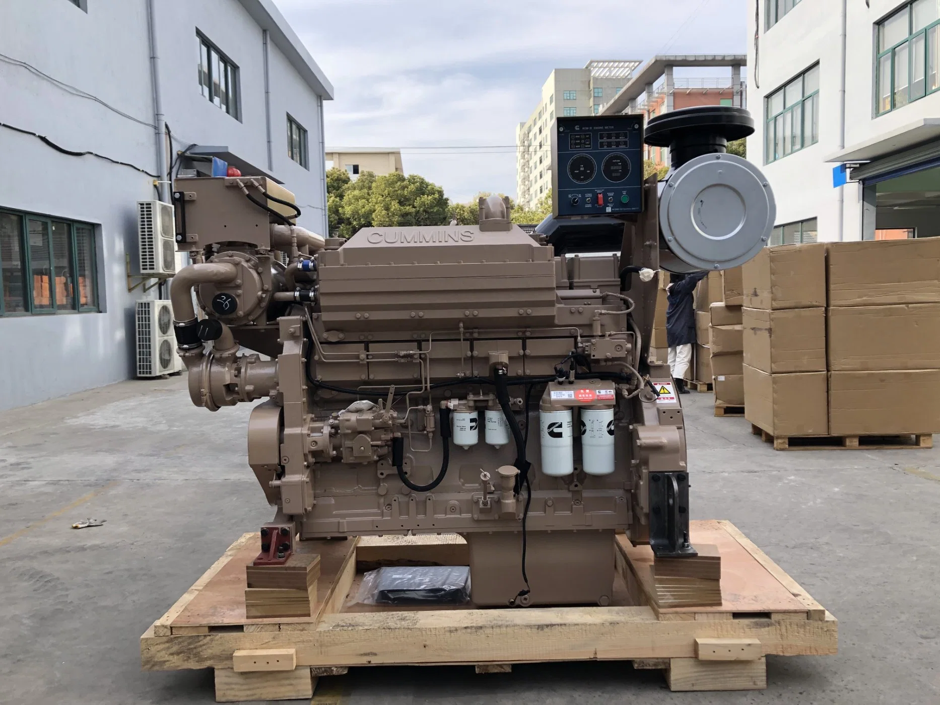 Water-Cooled 254kw 6 Cylinders Doosan Diesel Engine for Vehicle (DL08S)