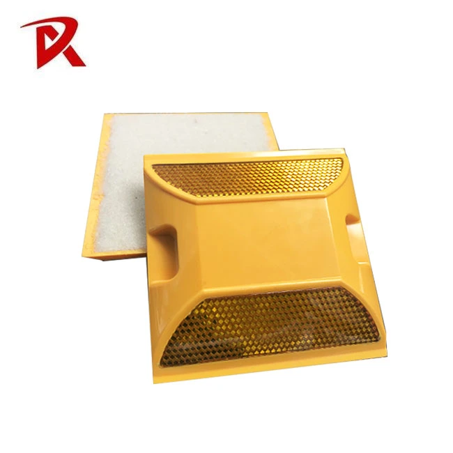 Two Reflective Sides Plastic Road Studs Raised Pavement Marker Price