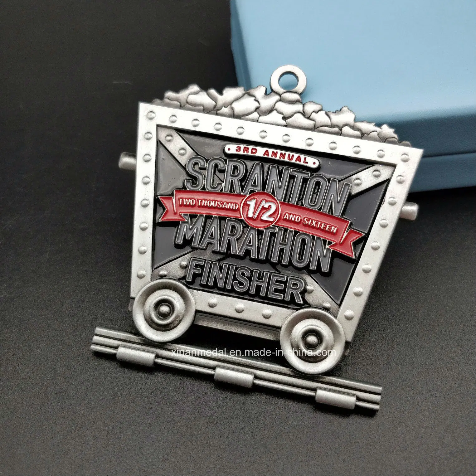 Customized Azinc Alloy Soft Enamel Marathon Medal