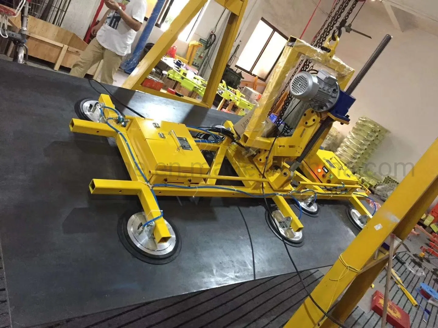 Installing Glass Window Drivable Electric Lifting Vacuum Lifter