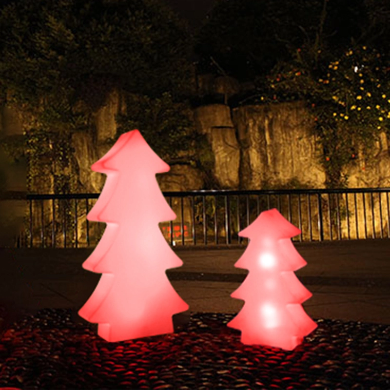 Светлая елка для рождественских подарков с персональными светодиодами