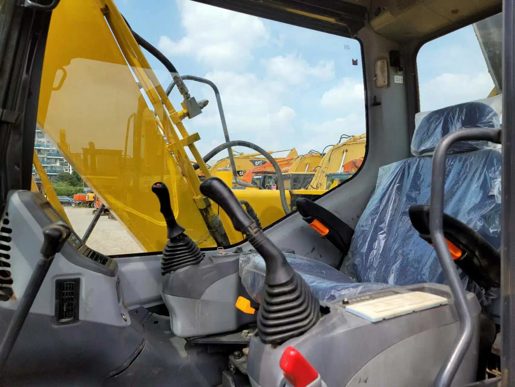 Used Machinery Komatsu PC200-8 Excavator Hot Sale Low Price