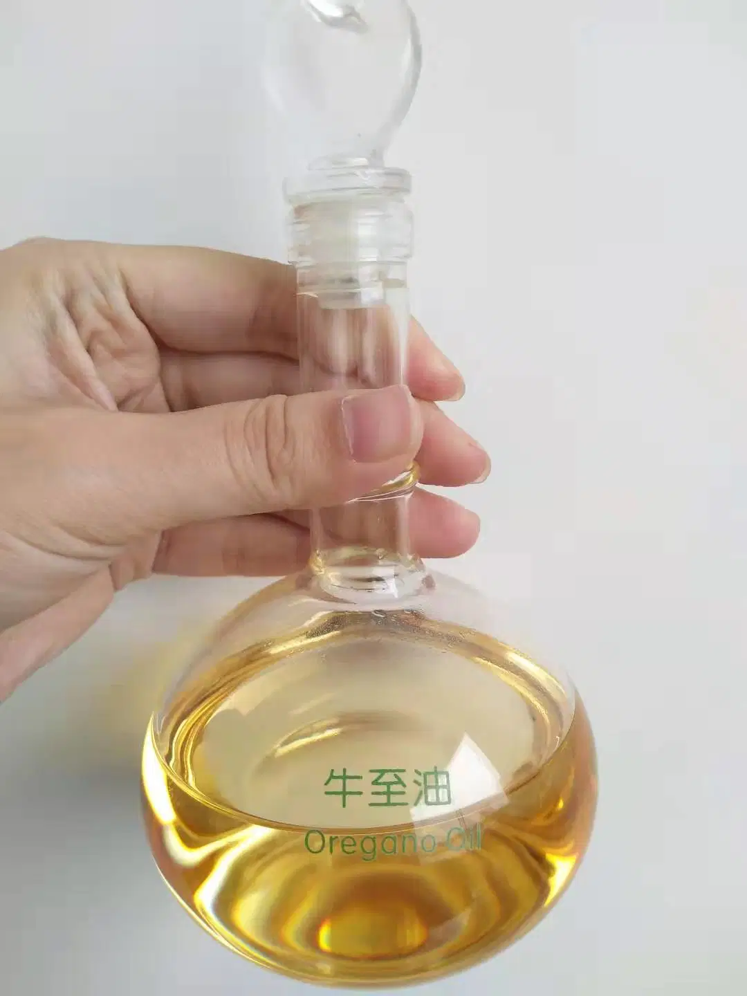 La pura y natural de alimentación de aceite de orégano aditivo con el carvacrol