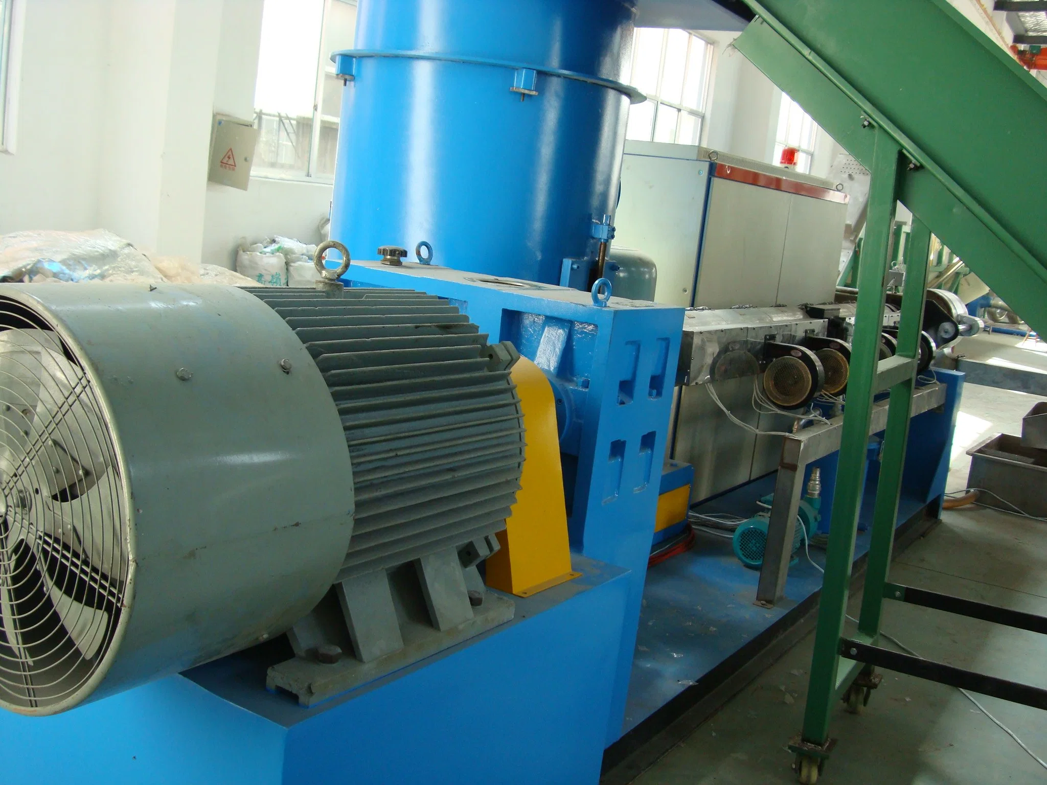 Plastic Recycling Machine Full Automatic Recycle Plastic Pppe Crushing Washing Recycling Machine