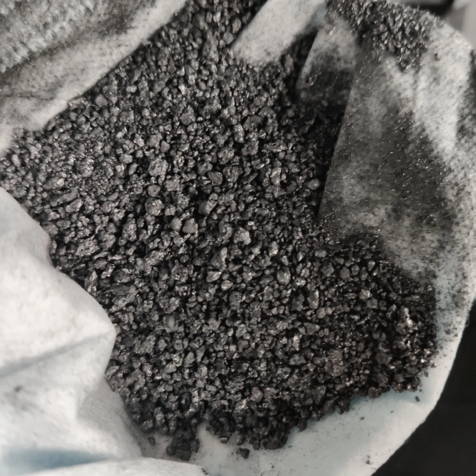 High Carbon Graphitized Petroleum Coke Black or Dark Gray Hard Solidgpc