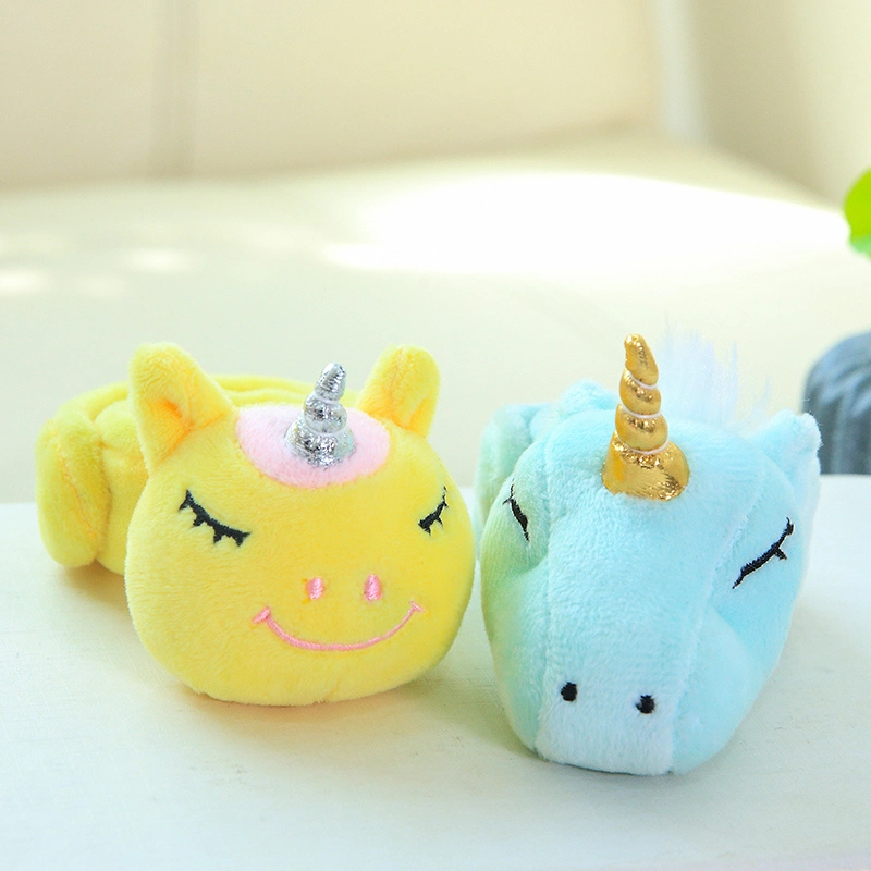 Juguetes de unicornio de peluche promocionales para regalo Pulseras para niños Pulseras de golpe amarillas de 30 cm de longitud Suave brazalete de animal de peluche Unicornio Snapbands