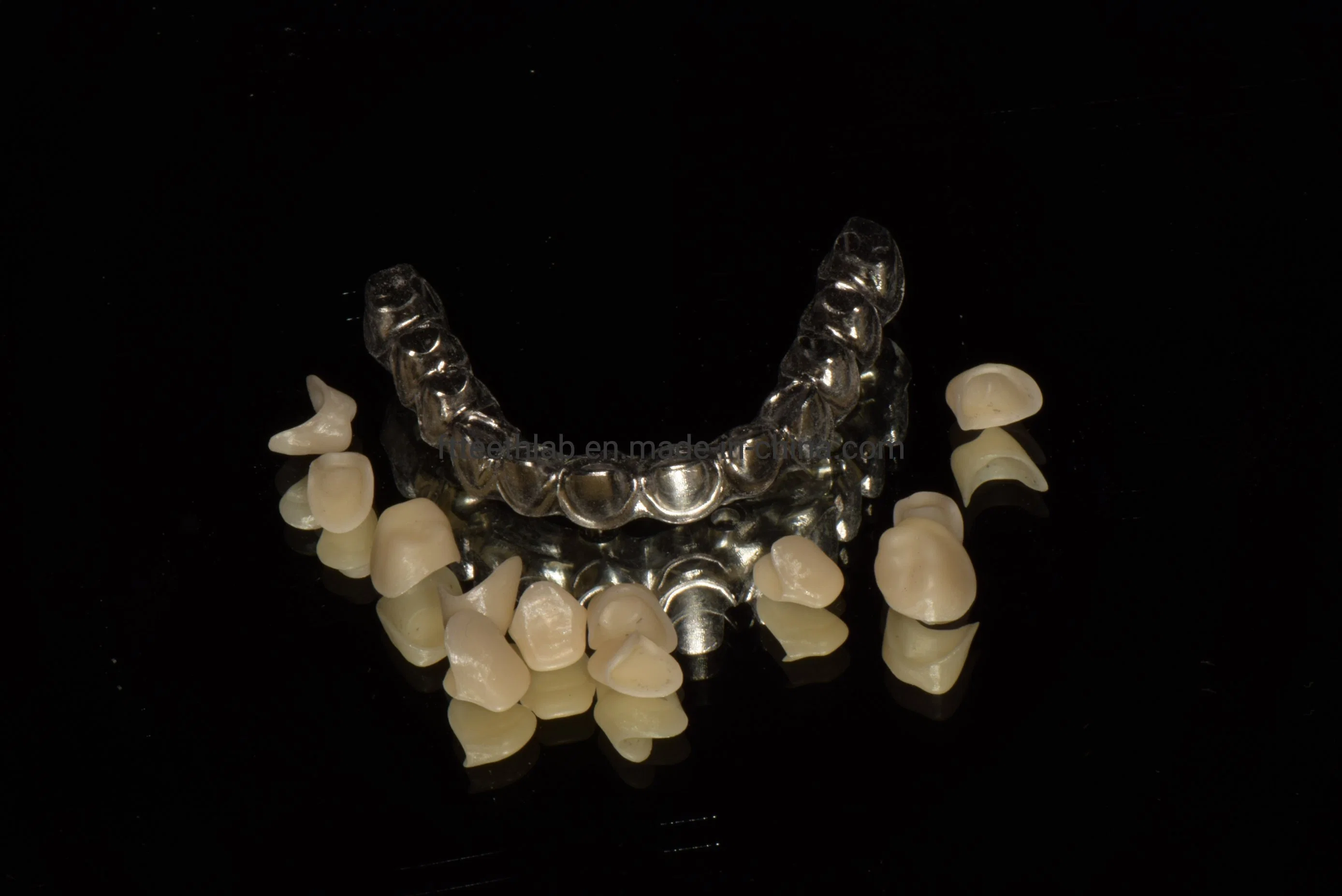 Le contour complet monolithique de zircone Pont de l'implant Implant dentaire