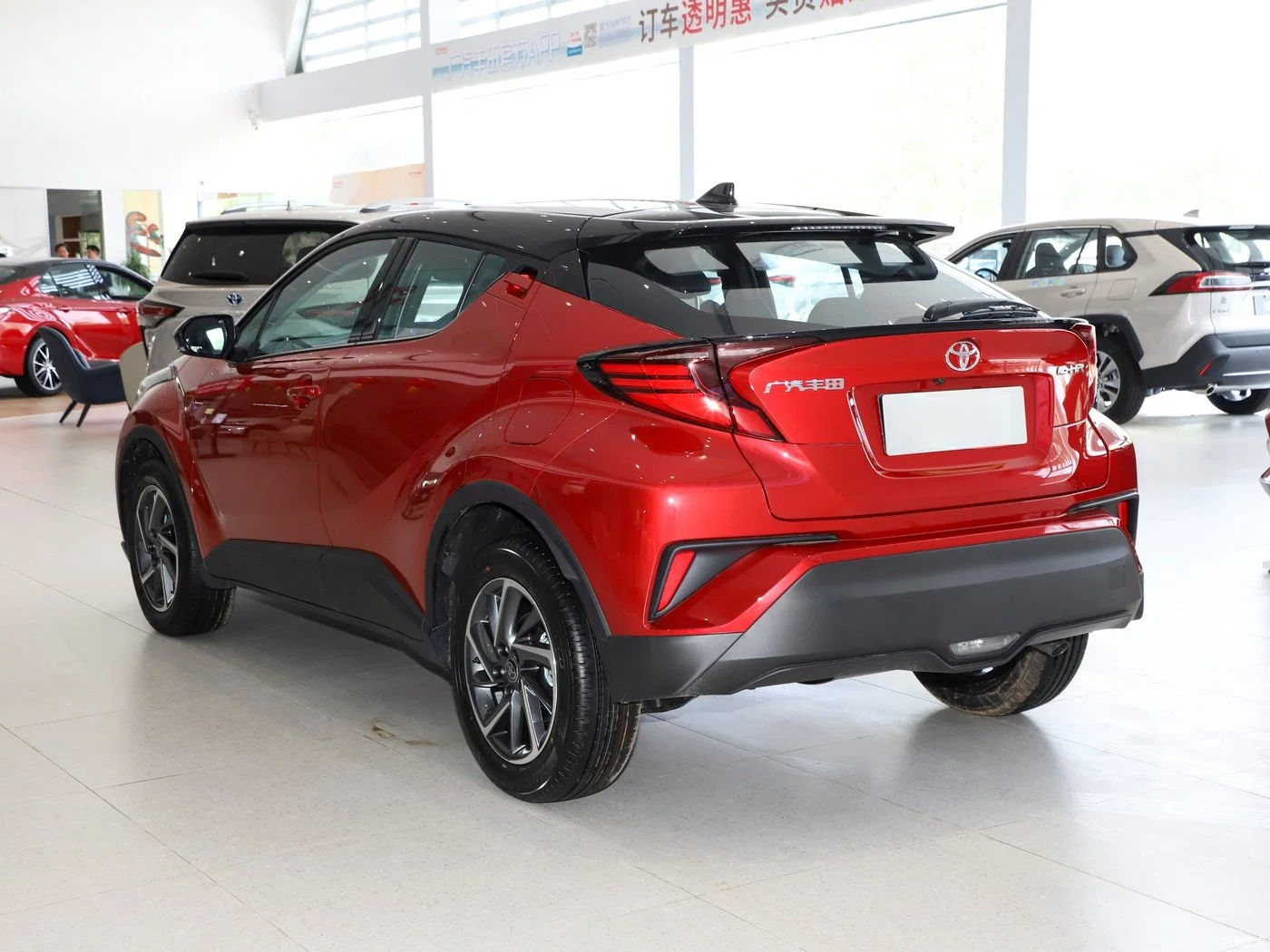 Toyota usou o veículo SUV C-HR com veículo chinês 2,0 L. do secondhand Carro novo 2023 Luxury Edition, 5 lugares