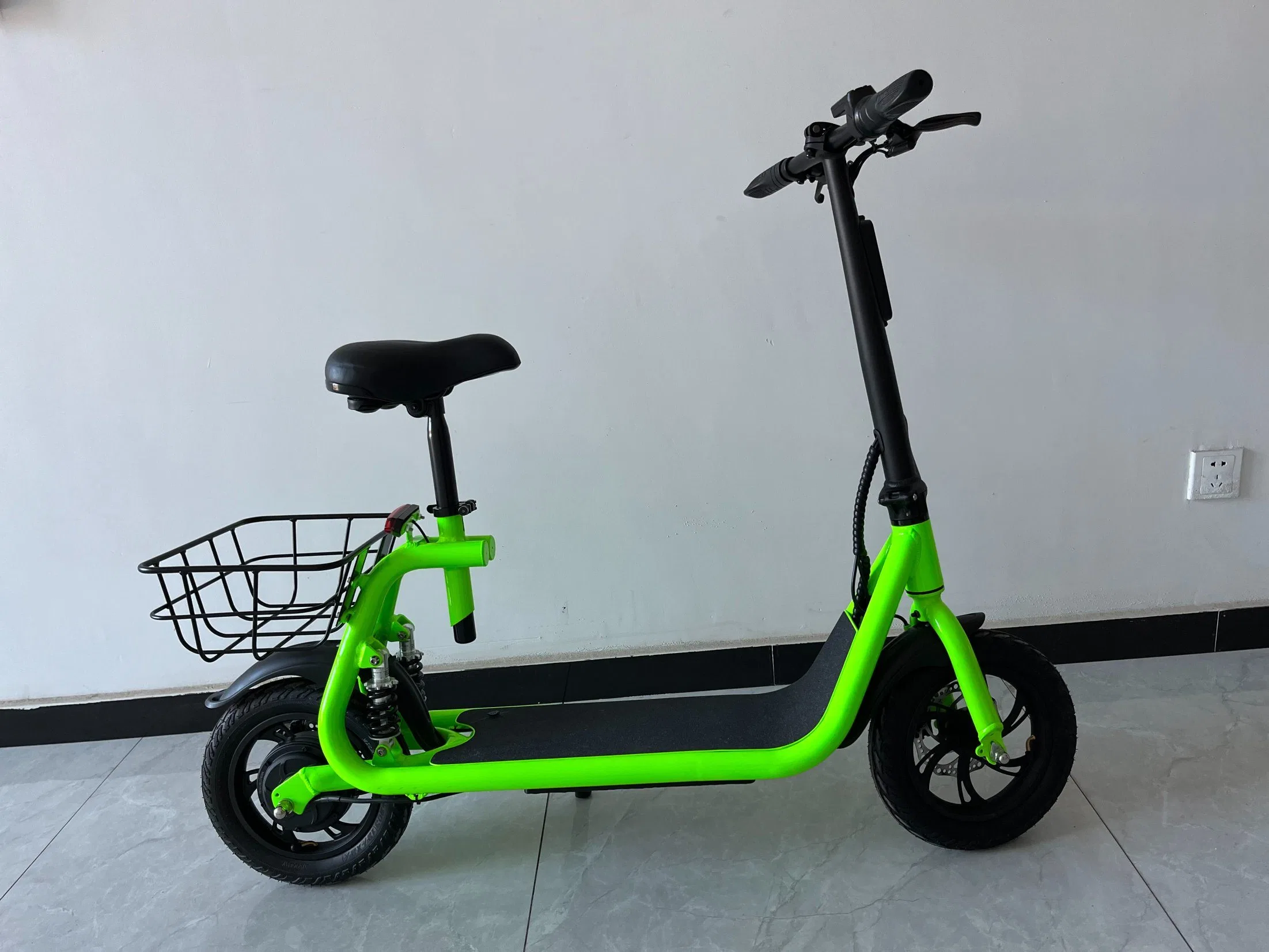 Eco-Friendly moldura em alumínio barato Mini City Bike ciclomotor de três modos de velocidade de 25km/h Maxspeed Scooter eléctrico para deslocações diárias