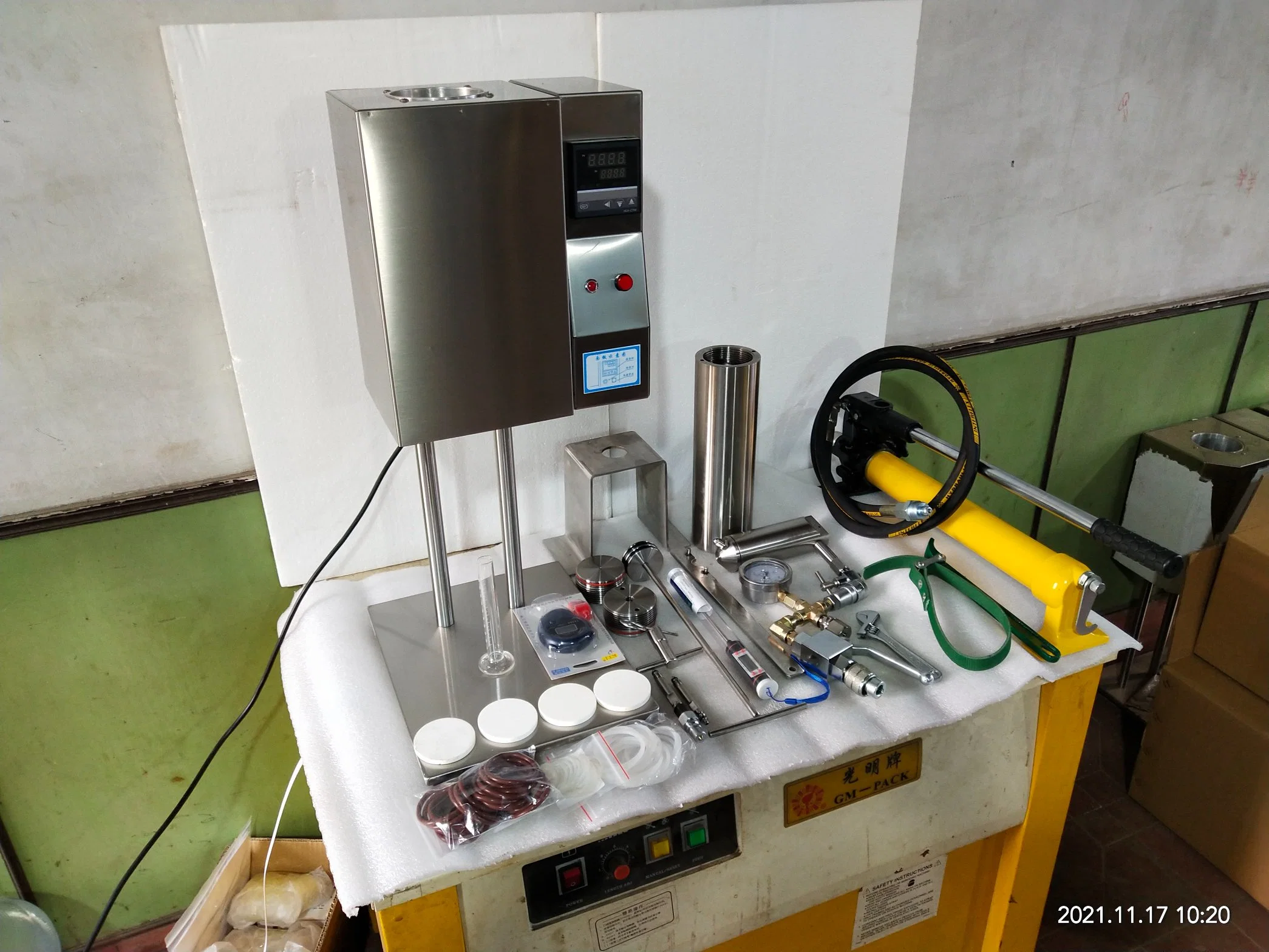 Permeability Plugging Tester (PPT) with Automatic Pressure Control Gas Source Device
