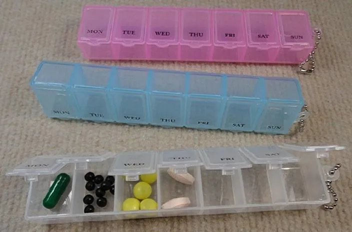 Portátil de viaje creativo 7 día Pildorero pequeña mini caja de plástico organizador semanal de la medicina Caja de almacenamiento para la dispensación de medicamentos de Tablet PC