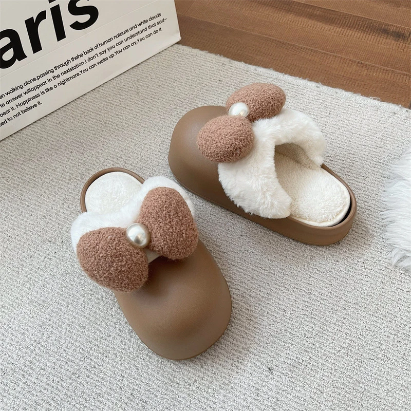 Wholesale/Supplier Women Winter Indoor Warm Soft Fluffy Slippers with Pearl Bow