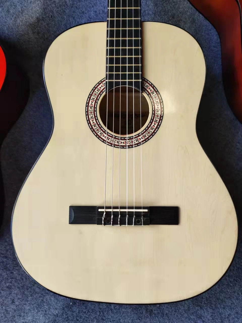 Comercio al por mayor de 39 pulgadas de Basswood fábrica Beginer Guitarra Clásica