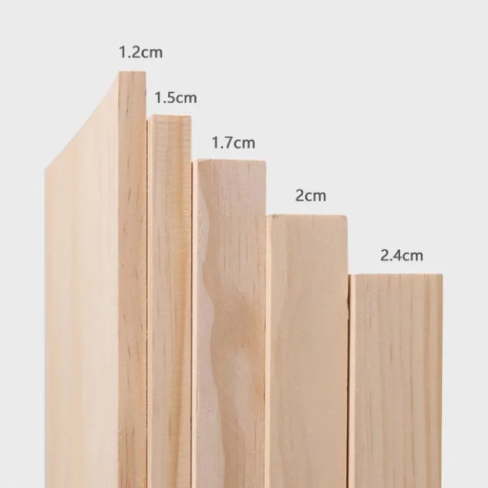 Planches de bois de pin personnalisées en feuilles de bois massif pour la construction.