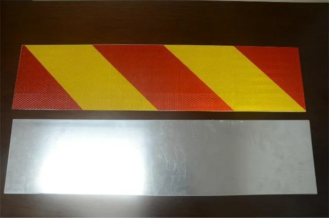 Сертификационная табличка с отражающей маркировкой "Прямоугольная/Телесоплотная" для тяжелых автомобилей