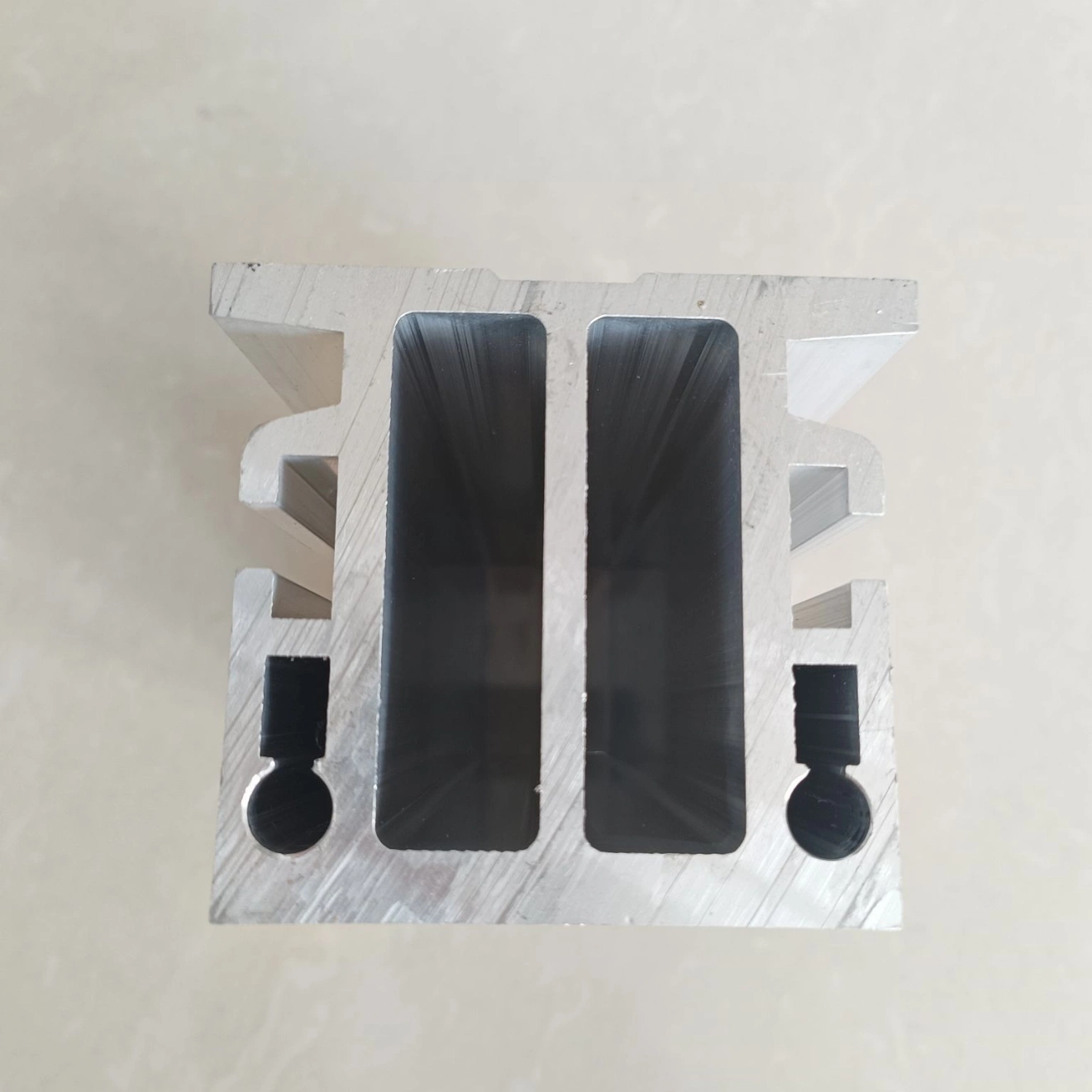 Perfil de extrusión de aluminio Venta caliente para el papermaking maquinaria y equipo