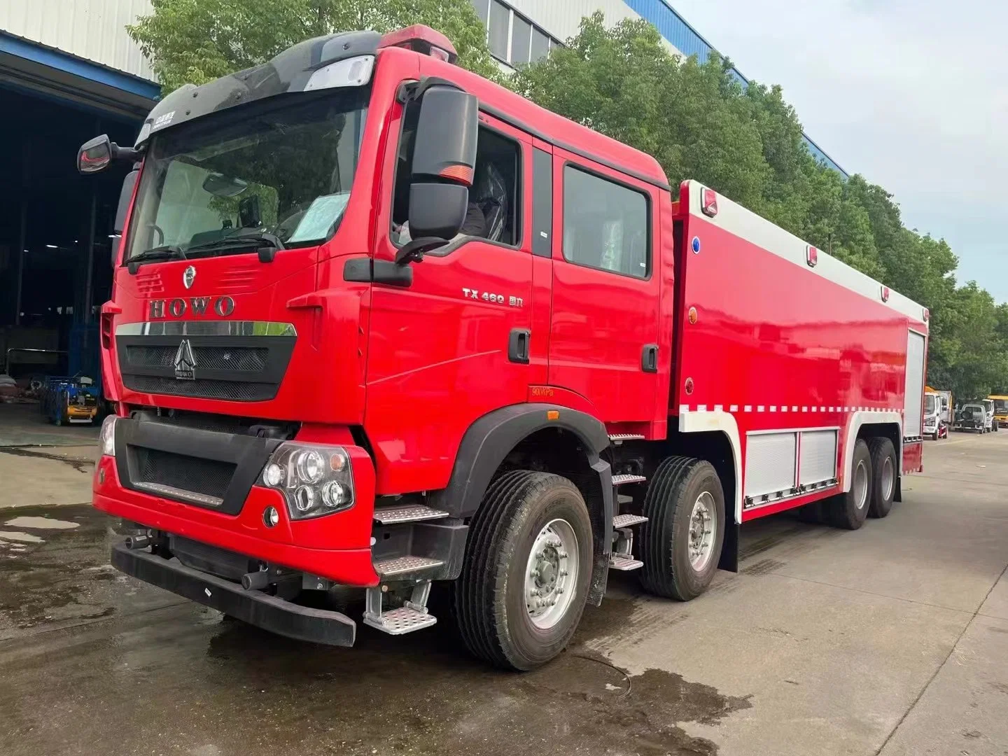 HOWO 8X4 25000 Gallons 25000 Litres 25000L Fire Truck Fire Fighting Vehicle