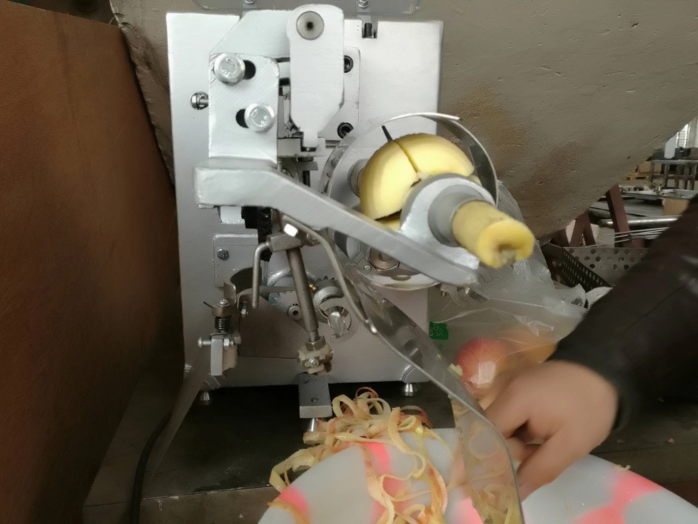 Apple Fruit Peeler Machine Commercial Apple Peeler Corer Slicer Cutter