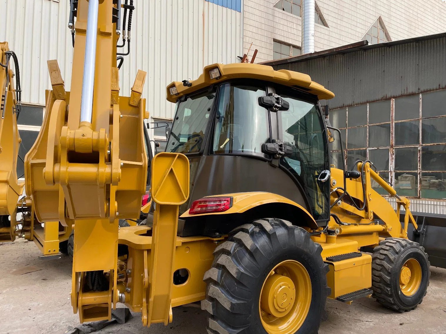 Asg388 Tractor compacto de 4X4 con cargador y la retroexcavadora con cabina de cargadora retroexcavadora cargadora retroexcavadora distribuidor hidráulico