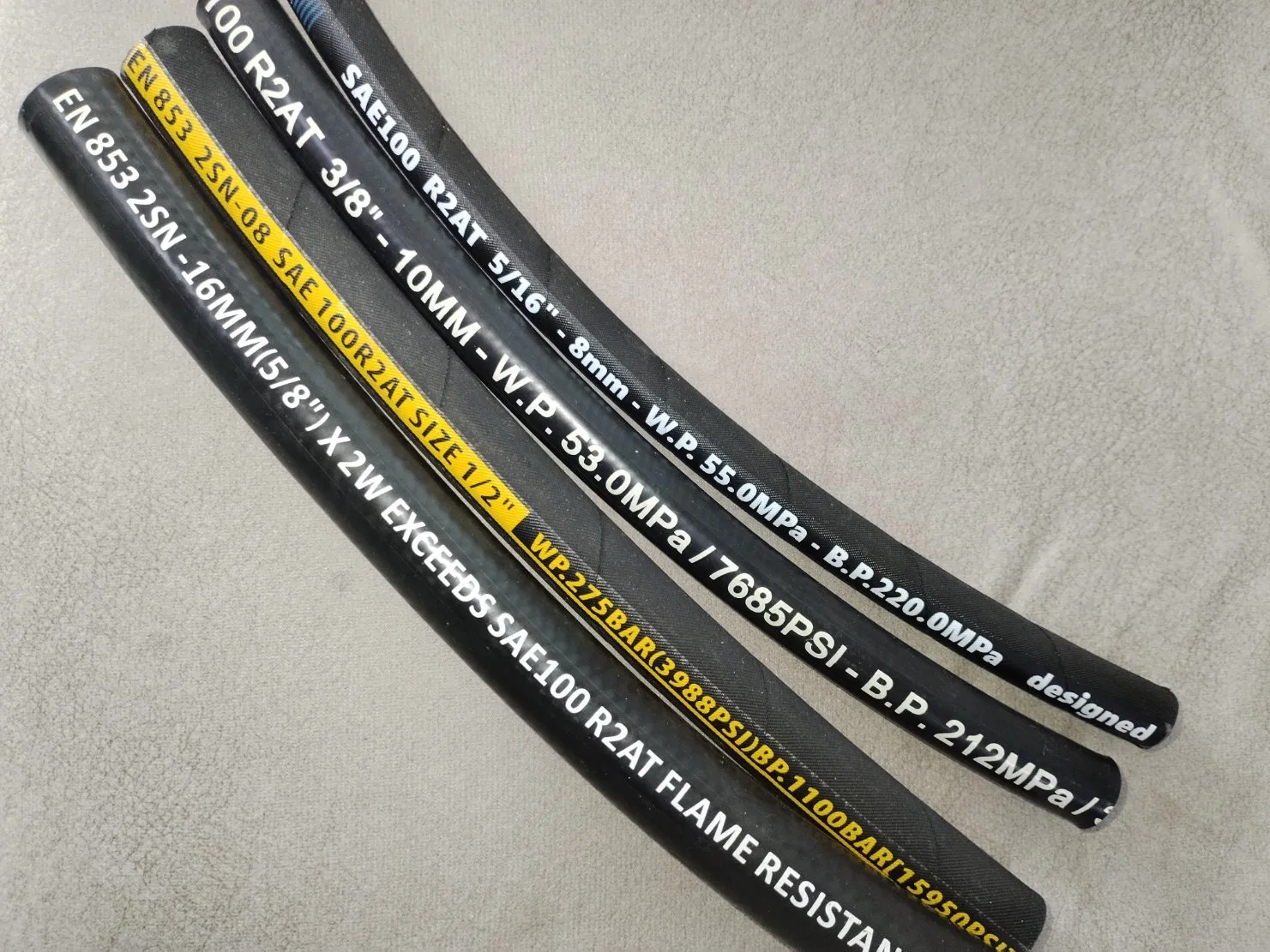 2sn Steel Wire Braided Rubber Hydraulic Hose for Coal Agricultural Construction Machines