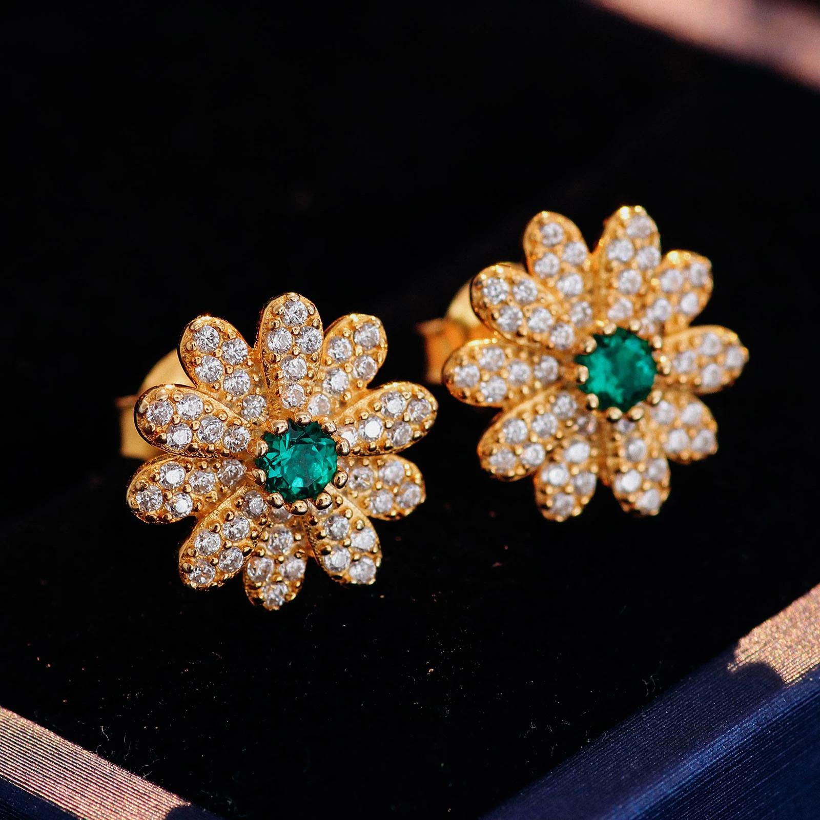 Earring Studs Sun Flower Design Green Emerald Stone with Moissanite Silver 925 Jewelry Earring with Yellow Gold Plated