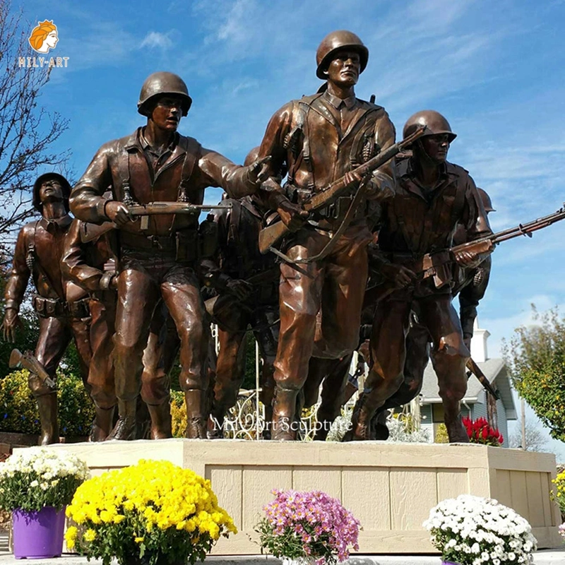 Figurine militaire de la taille de la vie agenouillement soldat à la masse de la sculpture de bronze des statues de jardin guerrier