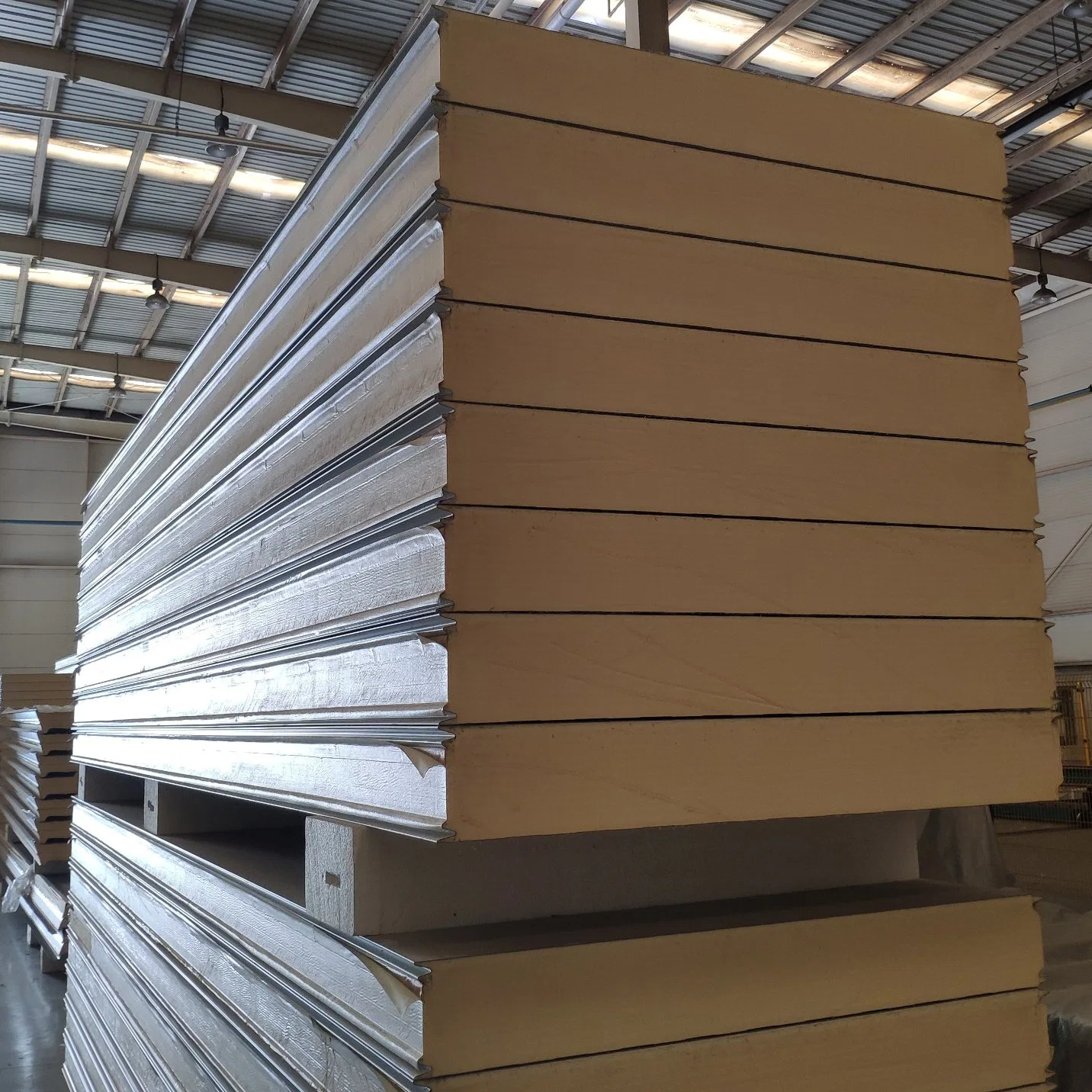 Insulation PU PIR Rockwool Sandwich Wall Panel for Warehouse