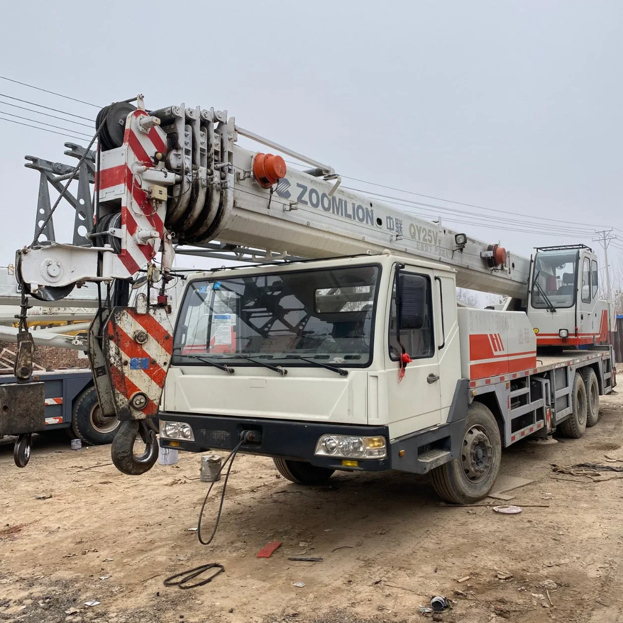 Used Engineering Construction Machinery Zoomlion Qy25V5 Five-Arms25 Ton Mobile Crane China Original Made for Sale