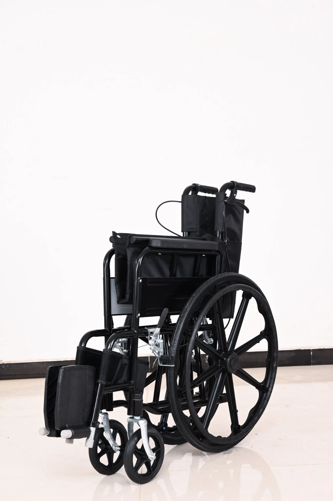 [Pw-8009] Lightweight Foldable Manual Self-Propelled Active/Passive Wheelchair with Backrest and Brakes in Aluminum Alloy or Steel as Hospital Equipment