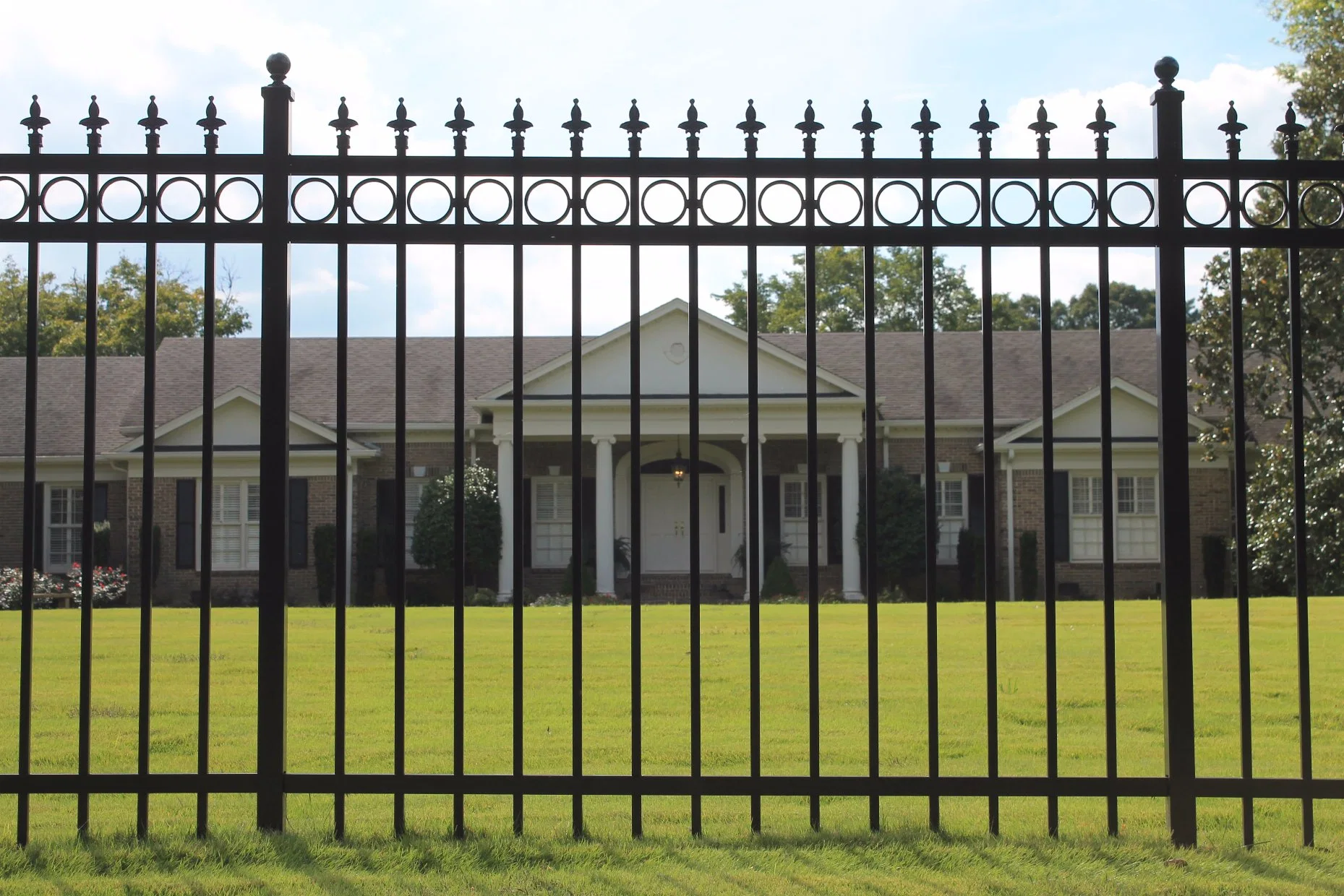 Factory Supply Gavanlized Steel Fences Wrought Iron Pool Fences