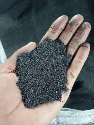 Coke de pétrole semi-graphite à teneur élevée en carbone et faible en soufre calciné