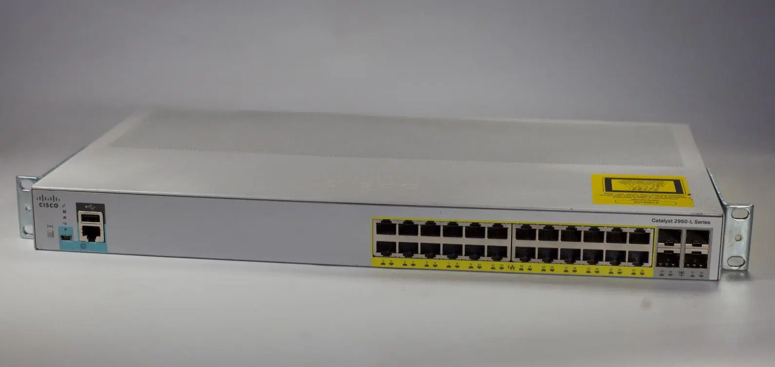 Switch Cisco Ethernet Cisco WS-C2960L-24PS-ll Catalyst 2960L 24 Port GigE Com comutador de rede PE